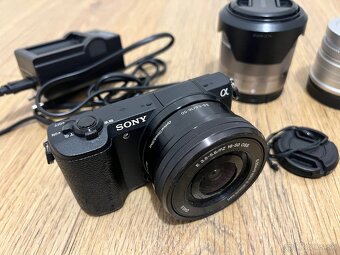 Sony A5100 bezzrkadlovka + dva objektívy - 3