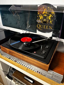 Gramofon Tesla po renovácii - 3