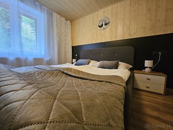 Čalúnená posteľ s matracmi – tmavosivá, ako nová - 3