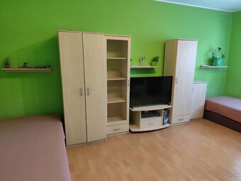 Predám zostavu sektového nábytku, ako nový. Velmi zachovalý. - 3