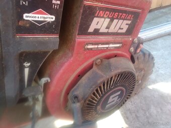 DVOJKOLESOVY MALOTRAKTOR. BENZÍNOVÝ STVORTAKT. - 3