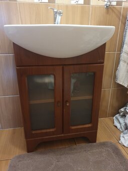 Umývadlo so skrinkou. - 3