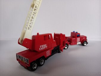 MATCHBOX CONVOY - PETERBILT FIRE ENGINE - 3