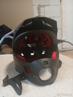 ČISTO NOVÁ PRILBA - 3