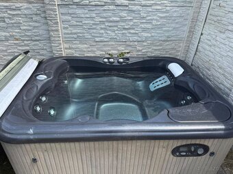 Predám vírivku/jacuzzi pre 6 osôb - 3