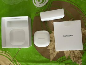 Samsung Galaxy Buds2 biele - 3