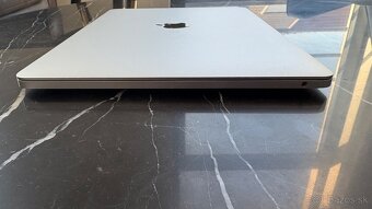 MacBook Pro 2019 (13 palcov) - 3
