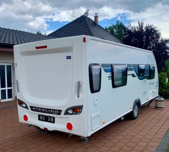 Swift Sterling Eccles Hi-Style 584 z roku 2015 Muver+ Solar+ - 3