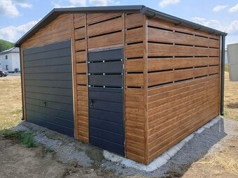 Plechová garáž 3×4 m + 2 m prístrešok – Zlatý dub / RAL 7016 - 3