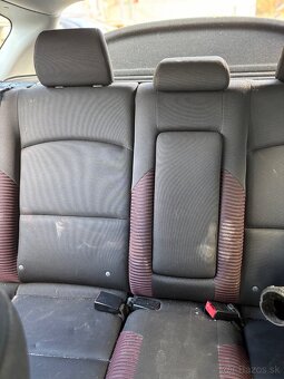 Mazda 3 2.0 GTA - Rozpredam na diely interier - 3