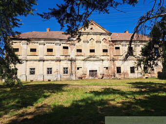 Kaštieľ plný histórie a krásy baroka v prostredí lipovej a - 3
