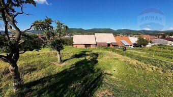 EXKLUZÍVNE PREDAJ domu s veľkým pozemkom v centre obce Dobrá - 3