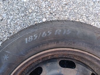 Predam pneu + disky 185/65 r15 Peugeot - 3