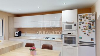 TUreality ponúka na predaj 4 izbový rodinný dom 200 m2... - 3