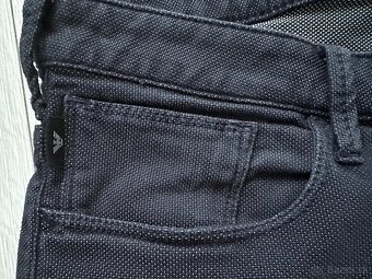 Pánske,kvalitné džínsy EMPORIO ARMANI - veľkosť 31/32 - 3