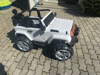 Predám elektriclké autíčko. - 3