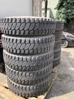 nakladne pneu / kolesa 13R 22,5 komplet aj s diskom - 3