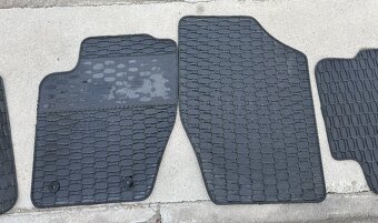 Peugeot 307 auto rohože - - - 20eur - - - - 3