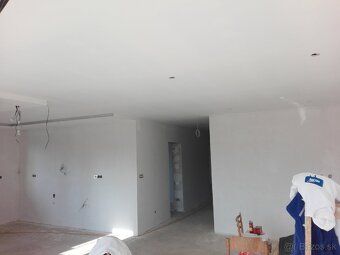 MALIARSKE PRÁCE MALOVANIE AIRLESS DEKORAČNÉ STIERKY - 3