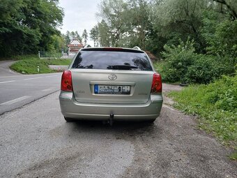 Predám Toyotu Avensis Combi - - 3