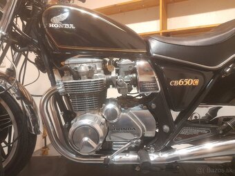 Revoluční Japonský motocykl Honda CB 750 Four... - 3