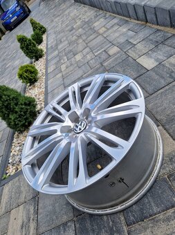 Elektróny R20 originál AUDI / VW + zimné gumy - 3