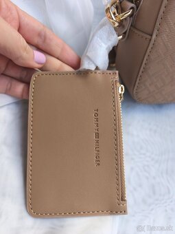 Hnedá crossbody kabelka zn. Tommy Hilfiger - 3