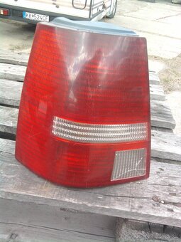 Predam zadne svetla na Vw golf 4 combi - 3