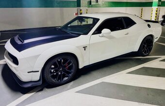 Dodge Challenger - 3