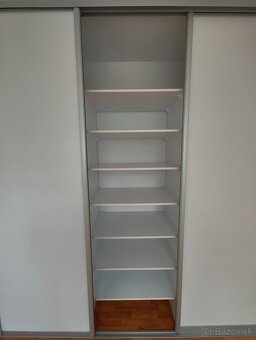 Predám vstavanú skriňu - 3