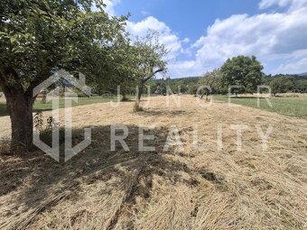 Znížená cena – Na predaj slnečný pozemok v obci Brzotín - 3