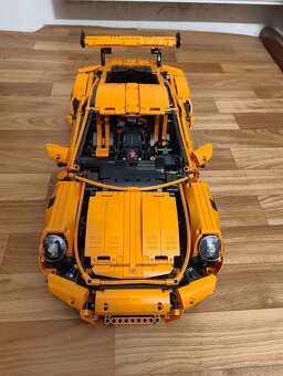 LEGO Technic 42056 Porsche 911 GT3 RS - 3