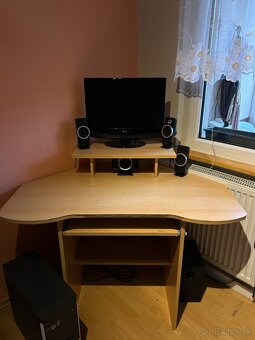 Rohový počítačový stôl - 3