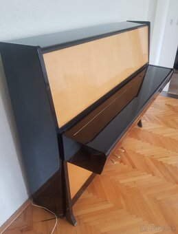 Klavír na predaj, značka PETROF - 3