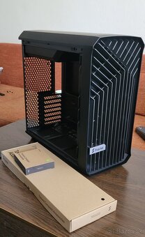 PC skrinka Fractal Design Torrent Compact Black Solid - 3