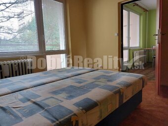 PRENÁJOM: 1 IZBOVÝ BYT S BALKÓNOM A LOGGIOU, SLNEČNÁ ULICA - 3