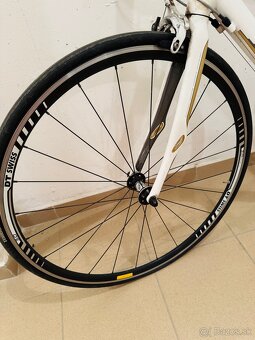 Zensky biely cestný bicykel Specialized Dolce - 3