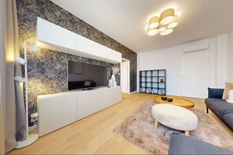 Elegantný, zrekonštruovaný veľkometrážny byt v centre Bratis - 3