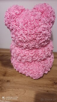 Medveď z ruží vhodný ako darček - 3