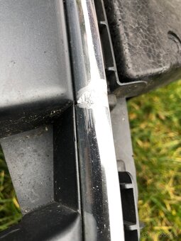 Maska audi a5 07-11 8T0 mrizka do narazniku znakk - 3