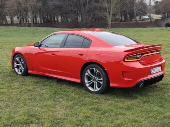 Dodge charger 5.7hemi 276kw rok vyroby 2020 - 3