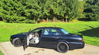 Jaguár XJ8 Long verzia - 3