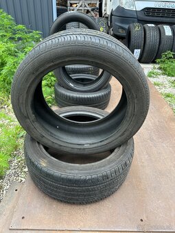 245/45 R18 - 3