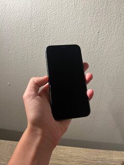 iPhone 11 64 GB – Čierny – Výborný stav - 3