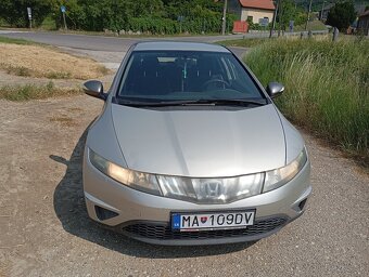 Predám Honda Civic 1.8 iVtec - 3