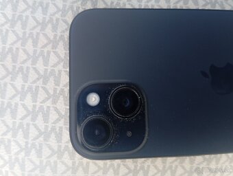 iPhone 15 – krásavec bez škrabanca, len s jedným „EX“ problé - 3