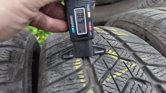 Pirelli Sottozero 3 205/50/17 93V - 3