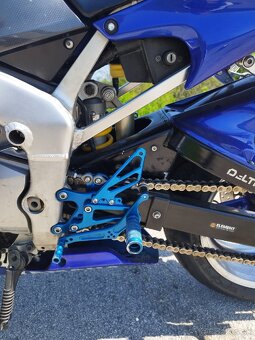 Yamaha R1 - 3