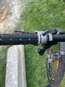 Predám bicykel SPECIALIZED - 3
