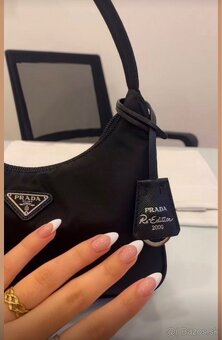 Prada čierna kabelka - 3